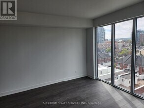 370-370 Martha St in Burlington, ON - Building Photo - Building Photo