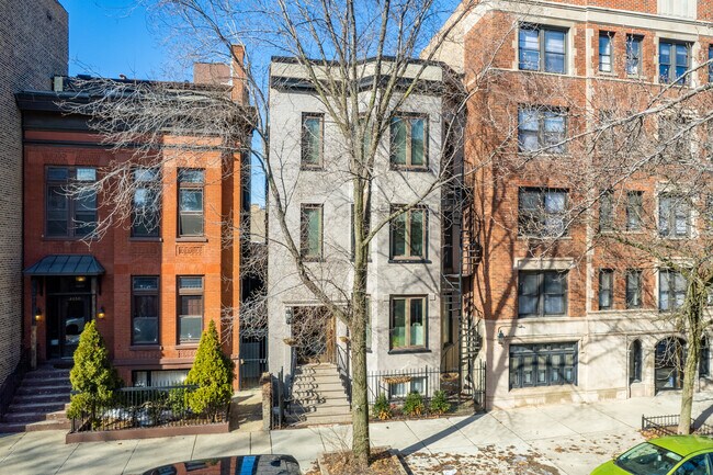 2252 N Cleveland Ave in Chicago, IL - Building Photo - Building Photo