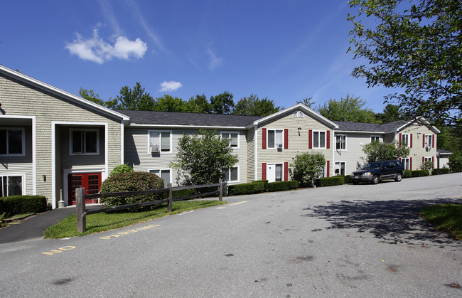 Oak Ridge Apartments in Bath, ME - Foto de edificio - Building Photo