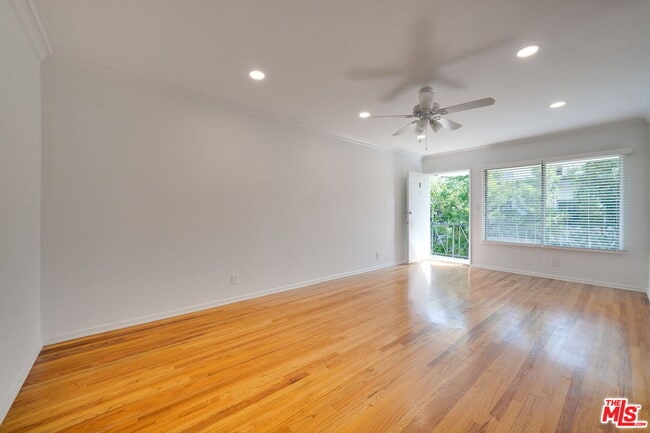 827 Lincoln Blvd in Santa Monica, CA - Building Photo - Building Photo