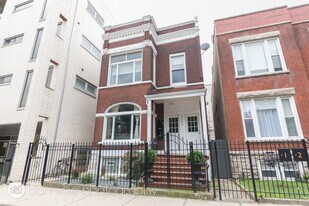 2005 W Race Ave, Unit #2 in Chicago, IL - Building Photo