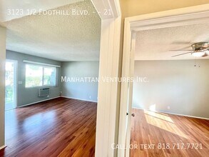 2415 1/2 Foothill Blvd in Montrose, CA - Building Photo - Building Photo