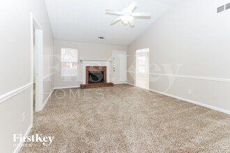 5901 Green Meadow Way in Rex, GA - Foto de edificio - Building Photo