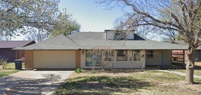 property at 2820 Sunnybrook Ln
