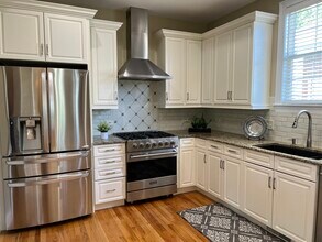 1823 Grove St in Glenview, IL - Building Photo - Building Photo