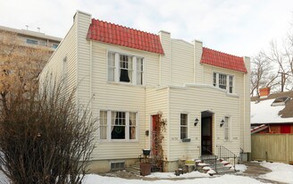 10188 113th St NW in Edmonton, AB - Building Photo