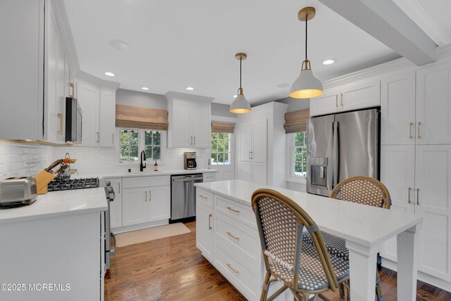 57 W River Rd in Rumson, NJ - Building Photo - Building Photo