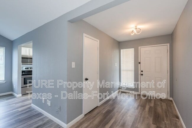 3720 Garden Springs Dr in Fort Worth, TX - Building Photo - Building Photo
