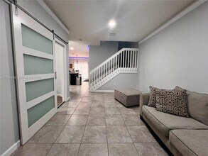 159 SE 34th Ave in Homestead, FL - Foto de edificio - Building Photo