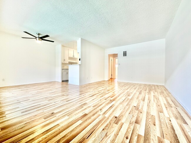 Tropicanyon Apartments in Los Angeles, CA - Building Photo - Building Photo