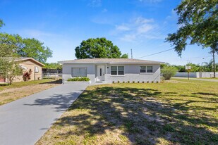 2525 Forest Dr in Lake Wales, FL - Building Photo