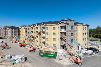 The Estate in Ft. Myers, FL - Building Photo - Building Photo