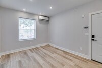 3924 Haverford Ave photo'