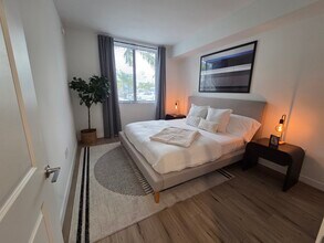 685 W 72nd Pl, Unit A1 in Hialeah, FL - Building Photo - Building Photo