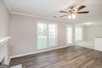 911 Rolling Meadows Dr in Loganville, GA - Building Photo - Building Photo