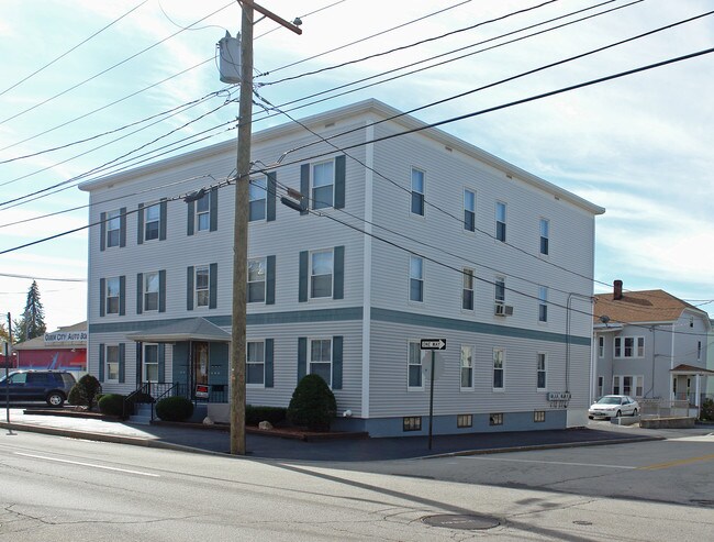 152 Maple St in Manchester, NH - Building Photo - Building Photo