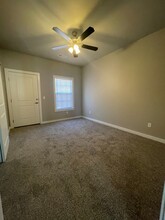 3251 W Reese in Springfield, MO - Foto de edificio - Building Photo