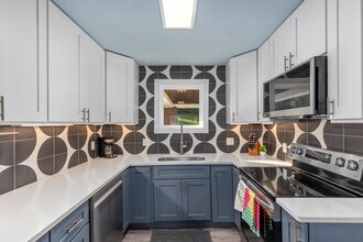 21 Coldbrook St NE in Grand Rapids, MI - Building Photo - Building Photo