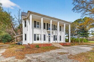 409 Meadow Rd in Lumberton, NC - Building Photo - Building Photo