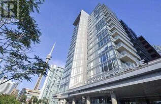 705-4k Spadina Ave. in Toronto, ON - Building Photo