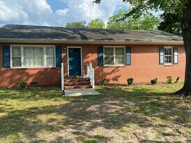 299 Buffalo Rd in Clarksville, VA - Building Photo