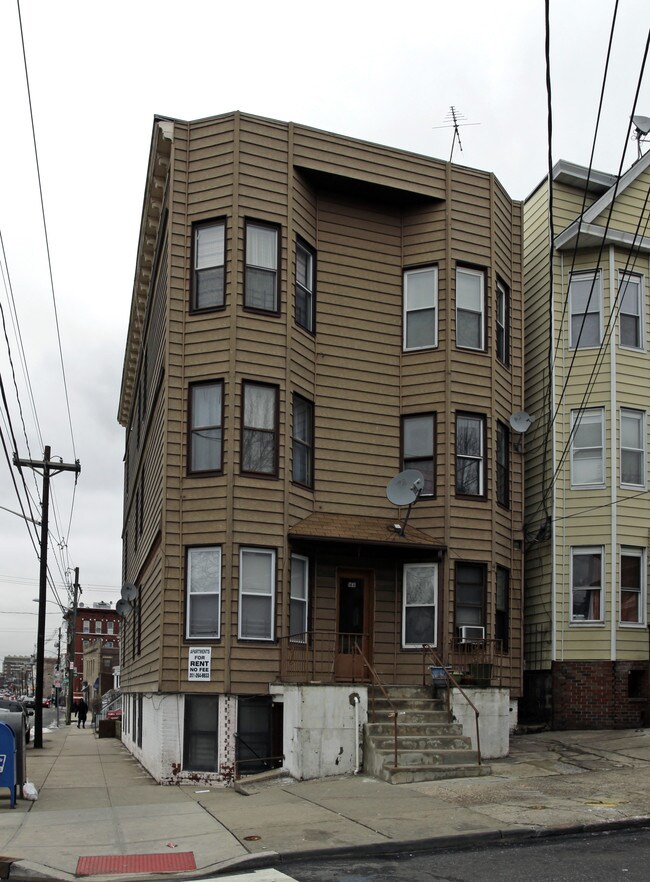 168 Highland Ave in Jersey City, NJ - Building Photo - Building Photo