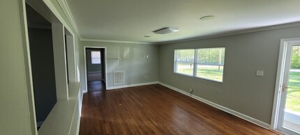 1101 Alston Bridge Rd in Siler City, NC - Foto de edificio - Building Photo