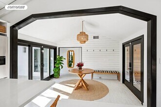 28 Cliff Dr in Sag Harbor, NY - Building Photo - Building Photo