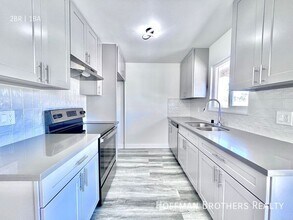 530 W Arbor Vitae St in Inglewood, CA - Building Photo - Building Photo