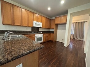 8841 Acorn Way in Gilroy, CA - Building Photo - Building Photo