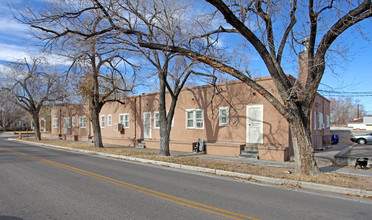 400 11th St NW in Albuquerque, NM - Foto de edificio - Building Photo