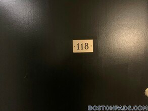 62 Boylston St, Unit 118 in Boston, MA - Foto de edificio - Building Photo