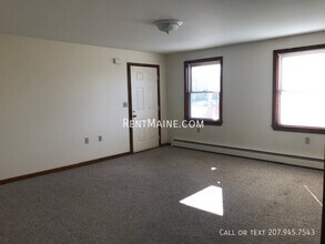 33 Burleigh Rd in Bangor, ME - Building Photo - Building Photo