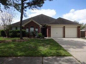 104 Laguna Pointe Dr in League City, TX - Building Photo