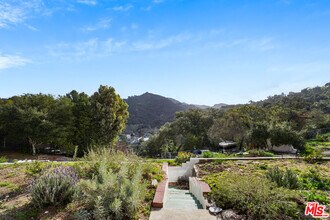 145 Old Church Rd in Topanga, CA - Building Photo - Building Photo