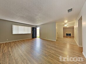 402 E Pacific Ave in Fairfield, CA - Building Photo - Building Photo