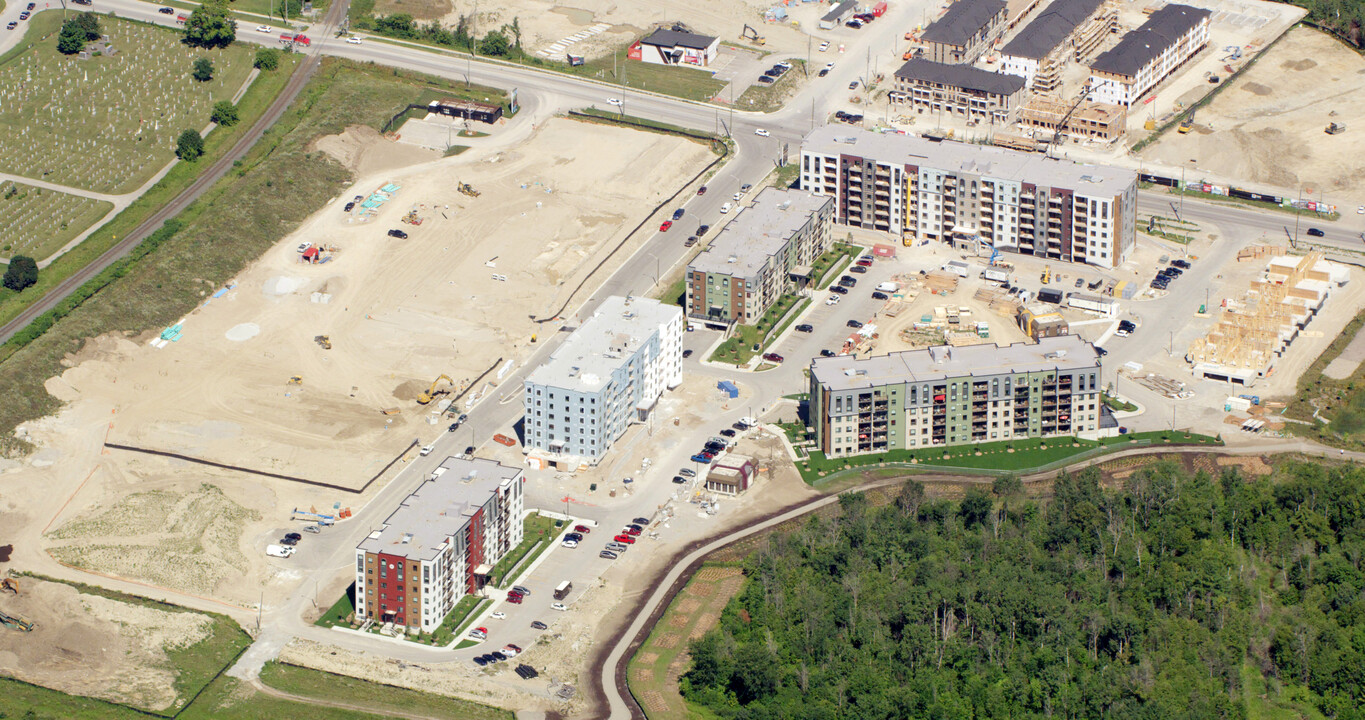 Bistro 6 Condos in Barrie, ON - Building Photo