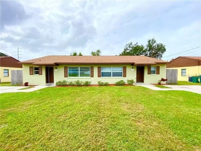 property at 1711 Lakewood Ave