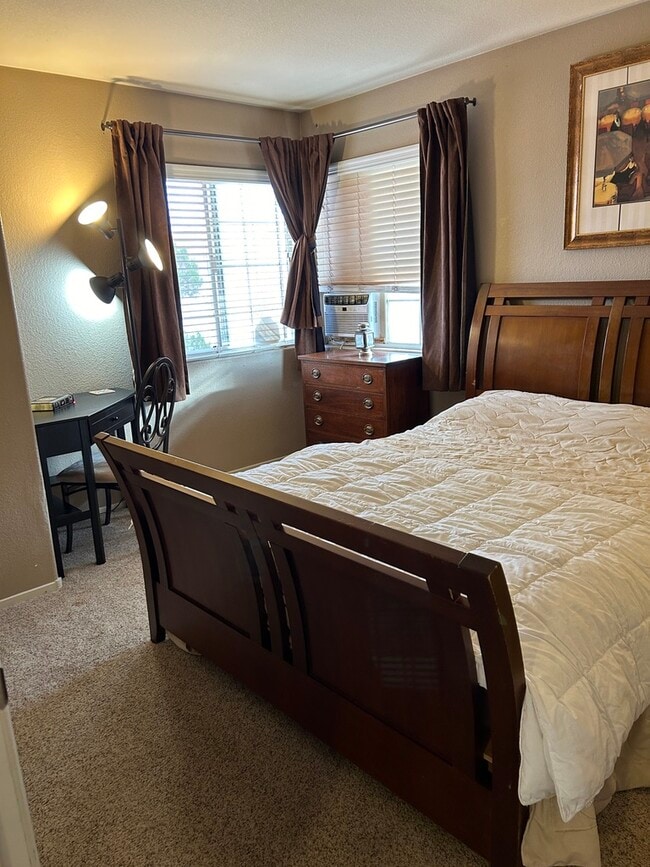 1317 Olvera way, Unit B in Las Vegas, NV - Foto de edificio - Building Photo