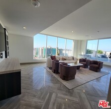 750 S Kingsley Dr in Los Angeles, CA - Building Photo - Building Photo