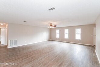 2932 Olson Ln N in Jacksonville, FL - Building Photo - Building Photo