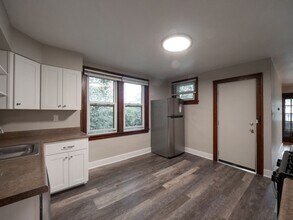 1615 Aurelius St in Pittsburgh, PA - Building Photo - Building Photo