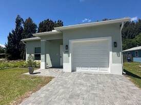 1685 22nd Ave SW in Vero Beach, FL - Building Photo