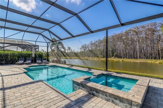 18508 WildBlue Blvd in Ft. Myers, FL - Foto de edificio - Building Photo