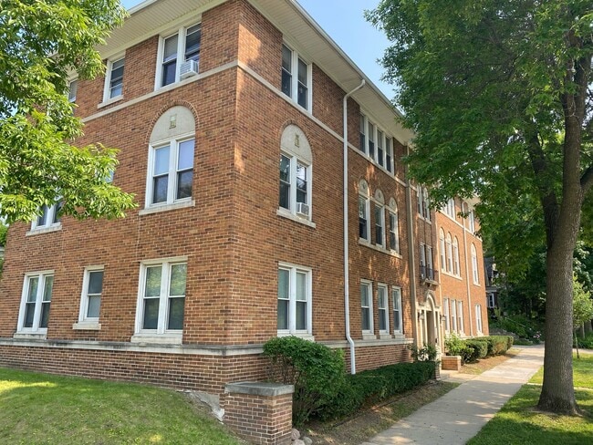 2752 N Bartlett Ave, Unit 1