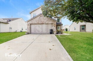10741 Newgate Ln in Indianapolis, IN - Building Photo
