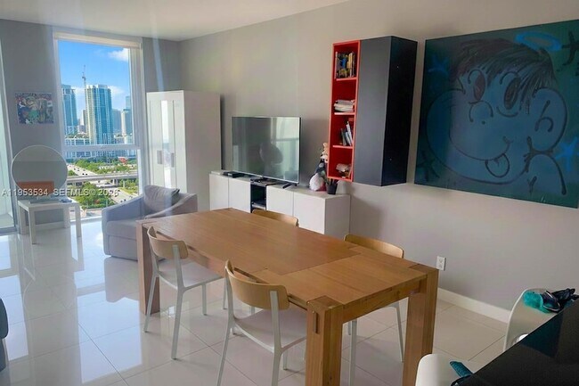 244 Biscayne Blvd, Unit 3204 in Miami, FL - Foto de edificio - Building Photo