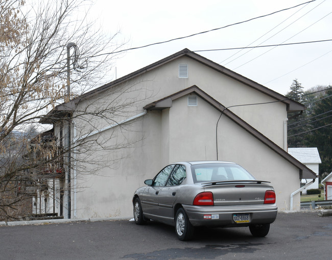 1013 W Water St in Bellefonte, PA - Building Photo - Building Photo