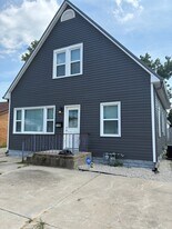 2128 N Grand Ave E in Grandview, IL - Building Photo