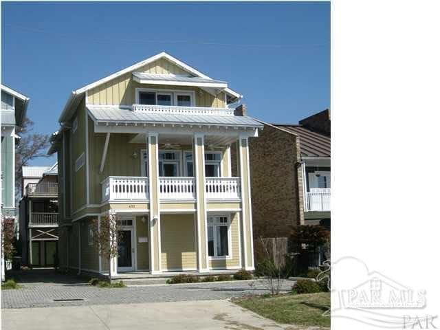 property at 432 Bayfront Pkwy